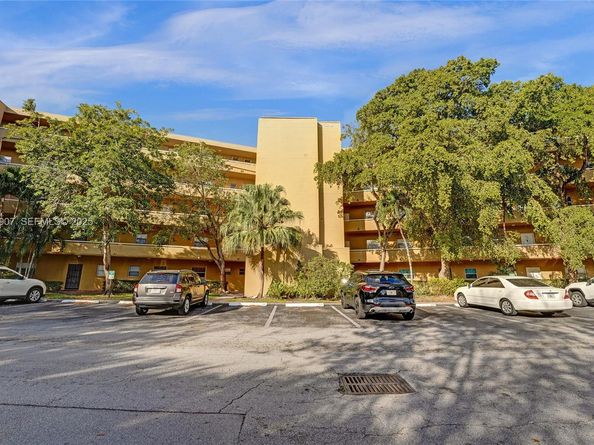 4111 Stirling Rd 502, Dania Beach FL 33314
