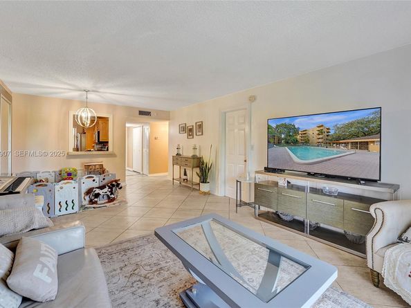 4111 Stirling Rd 502, Dania Beach FL 33314