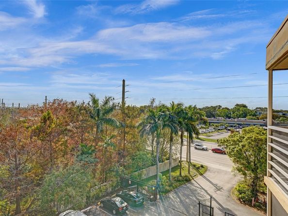 4111 Stirling Rd 502, Dania Beach FL 33314