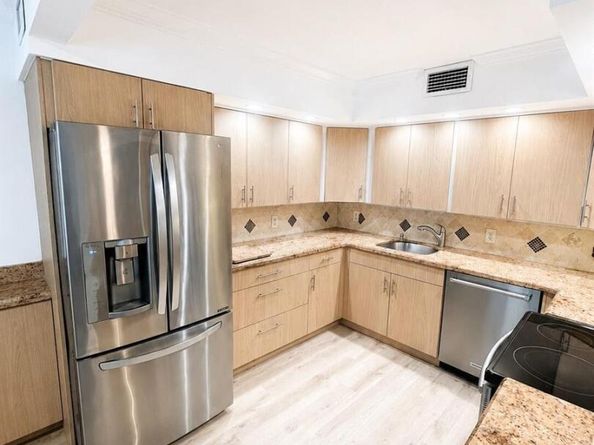 2035 Lincoln B, Boca Raton FL 33434