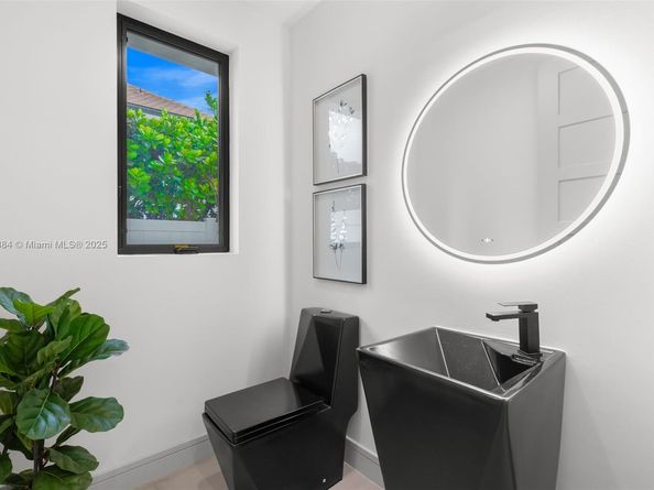 702 NW 5th Ave, Delray Beach FL 33444