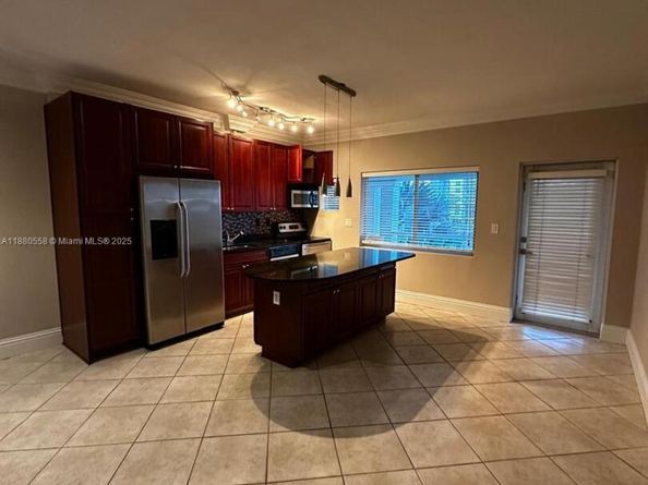2895 NE 32nd St 305, Fort Lauderdale FL 33306