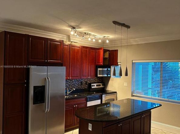 2895 NE 32nd St 305, Fort Lauderdale FL 33306