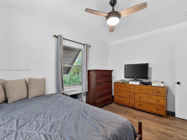 1690 NE 161st St, North Miami Beach FL 33162