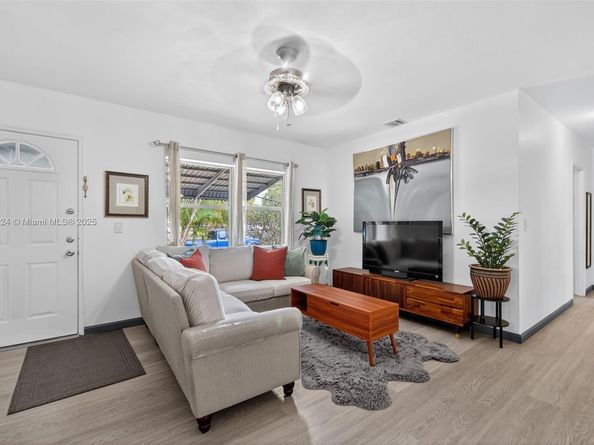 1690 NE 161st St, North Miami Beach FL 33162