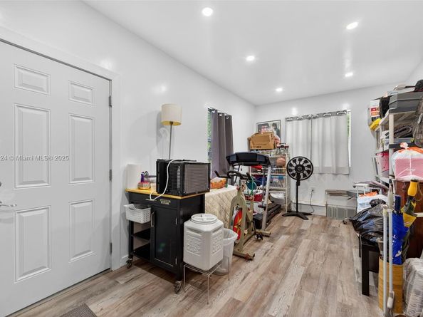 1690 NE 161st St, North Miami Beach FL 33162