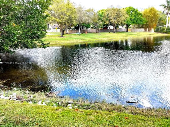 3511 Bark Way, Cooper City FL 33026