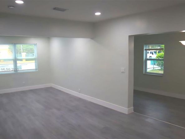 2503 NW 9th St, Fort Lauderdale FL 33311