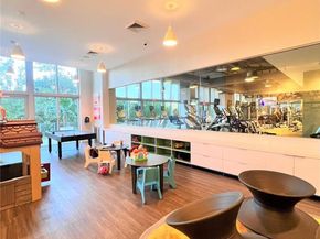 16385 Biscayne Blvd 303, Sunny Isles Beach FL 33160