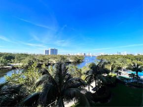 16385 Biscayne Blvd 303, Sunny Isles Beach FL 33160