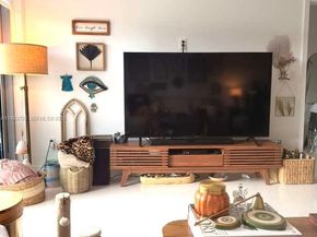 16385 Biscayne Blvd 303, Sunny Isles Beach FL 33160