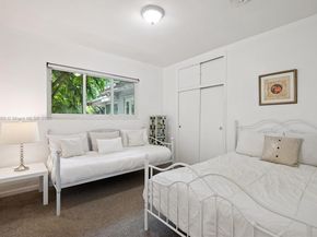 630 NE 175th St, Miami FL 33162