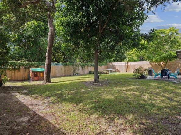 630 NE 175th St, Miami FL 33162