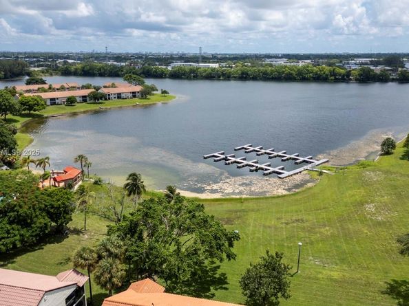 411 Republic Ct 411, Deerfield Beach FL 33442