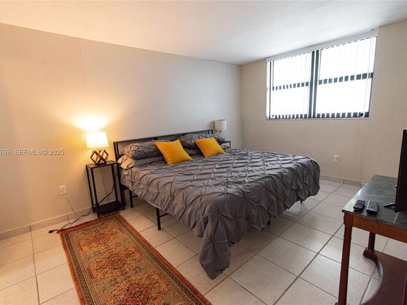 1621 Collins Ave 906, Miami Beach FL 33139