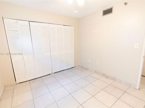 1621 Collins Ave 906, Miami Beach FL 33139