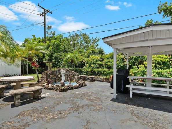 3711 SW 58th Ave, Davie FL 33314