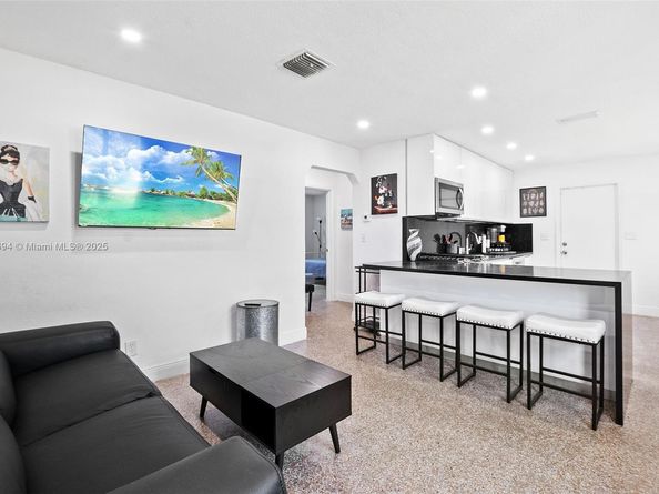 3711 SW 58th Ave, Davie FL 33314