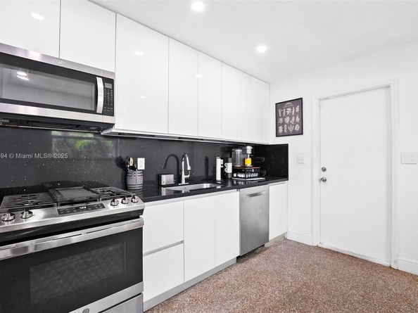 3711 SW 58th Ave, Davie FL 33314