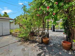 3711 SW 58th Ave, Davie FL 33314