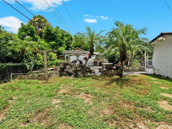 3711 SW 58th Ave, Davie FL 33314