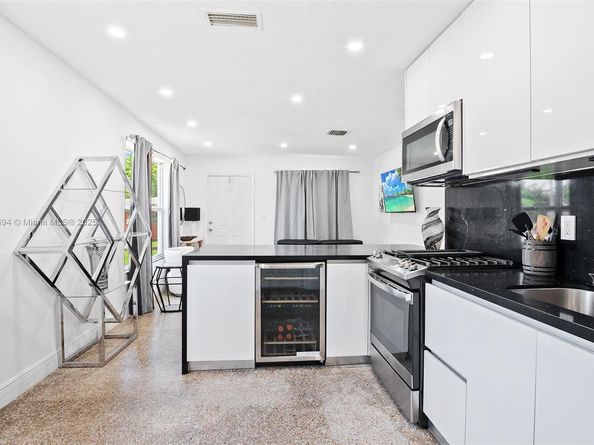 3711 SW 58th Ave, Davie FL 33314