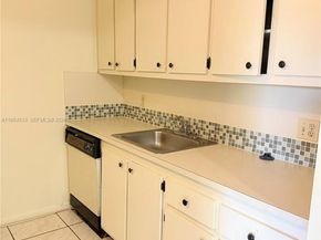 850 SW 133rd Ter 416B, Pembroke Pines FL 33027