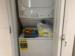 1950 W 54th St 105, Hialeah FL 33012