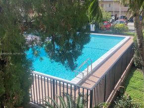 1950 W 54th St 105, Hialeah FL 33012