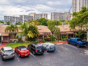 429 Leslie Dr 429, Hallandale Beach FL 33009