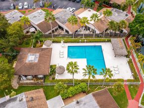 429 Leslie Dr 429, Hallandale Beach FL 33009