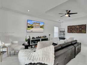 11008 NW 73rd St, Doral FL 33178