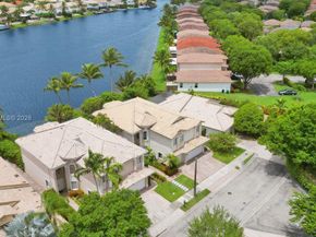 11008 NW 73rd St, Doral FL 33178