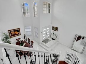 11008 NW 73rd St, Doral FL 33178