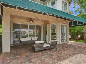 11008 NW 73rd St, Doral FL 33178