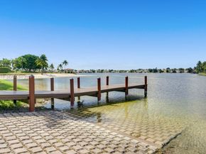 11008 NW 73rd St, Doral FL 33178