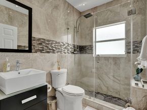 11008 NW 73rd St, Doral FL 33178