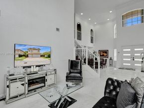 11008 NW 73rd St, Doral FL 33178