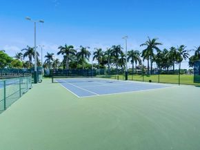 11008 NW 73rd St, Doral FL 33178