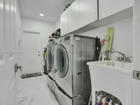 11008 NW 73rd St, Doral FL 33178