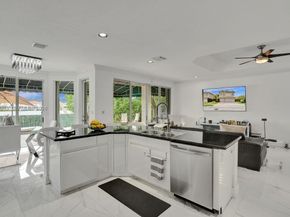 11008 NW 73rd St, Doral FL 33178