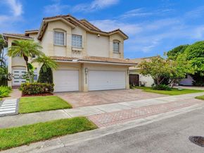 11008 NW 73rd St, Doral FL 33178