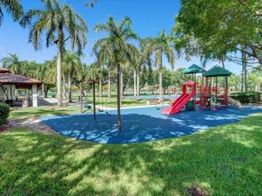 11008 NW 73rd St, Doral FL 33178
