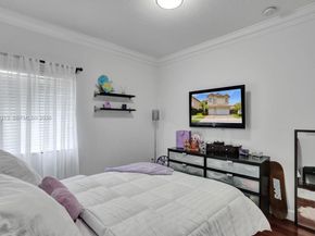 11008 NW 73rd St, Doral FL 33178