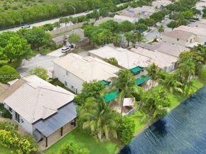 11008 NW 73rd St, Doral FL 33178