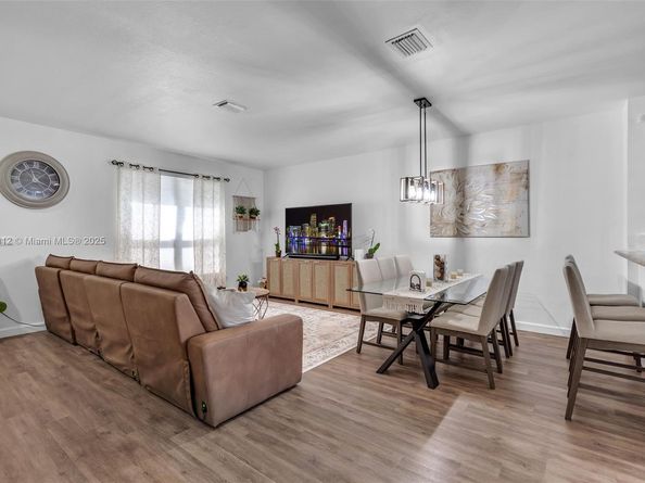 17075 SW 93rd St, Miami FL 33196