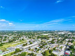 2760 NW 58th St, Miami FL 33142