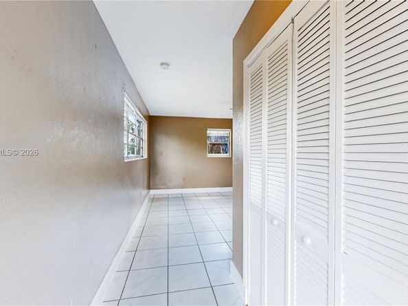 2760 NW 58th St, Miami FL 33142