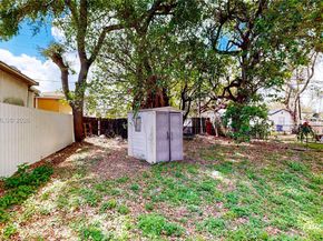 2760 NW 58th St, Miami FL 33142