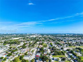 2760 NW 58th St, Miami FL 33142